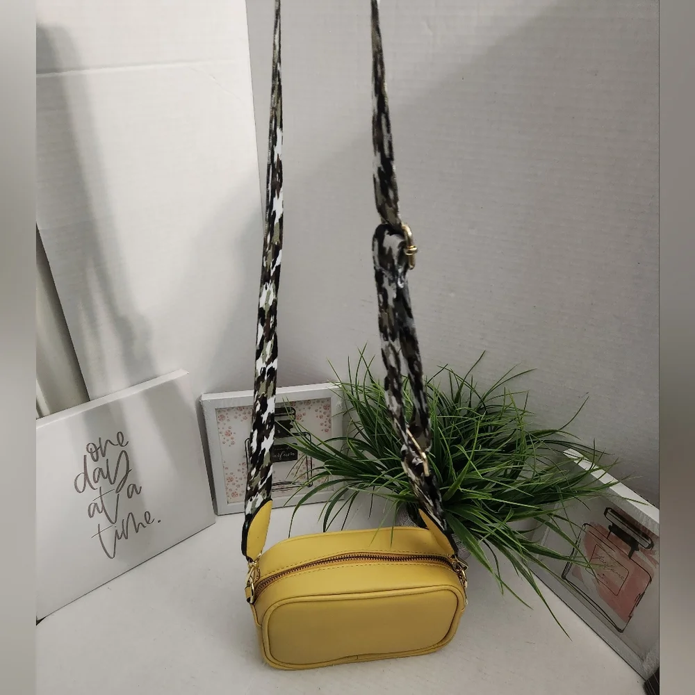 Marc Jacobs stylish yellow